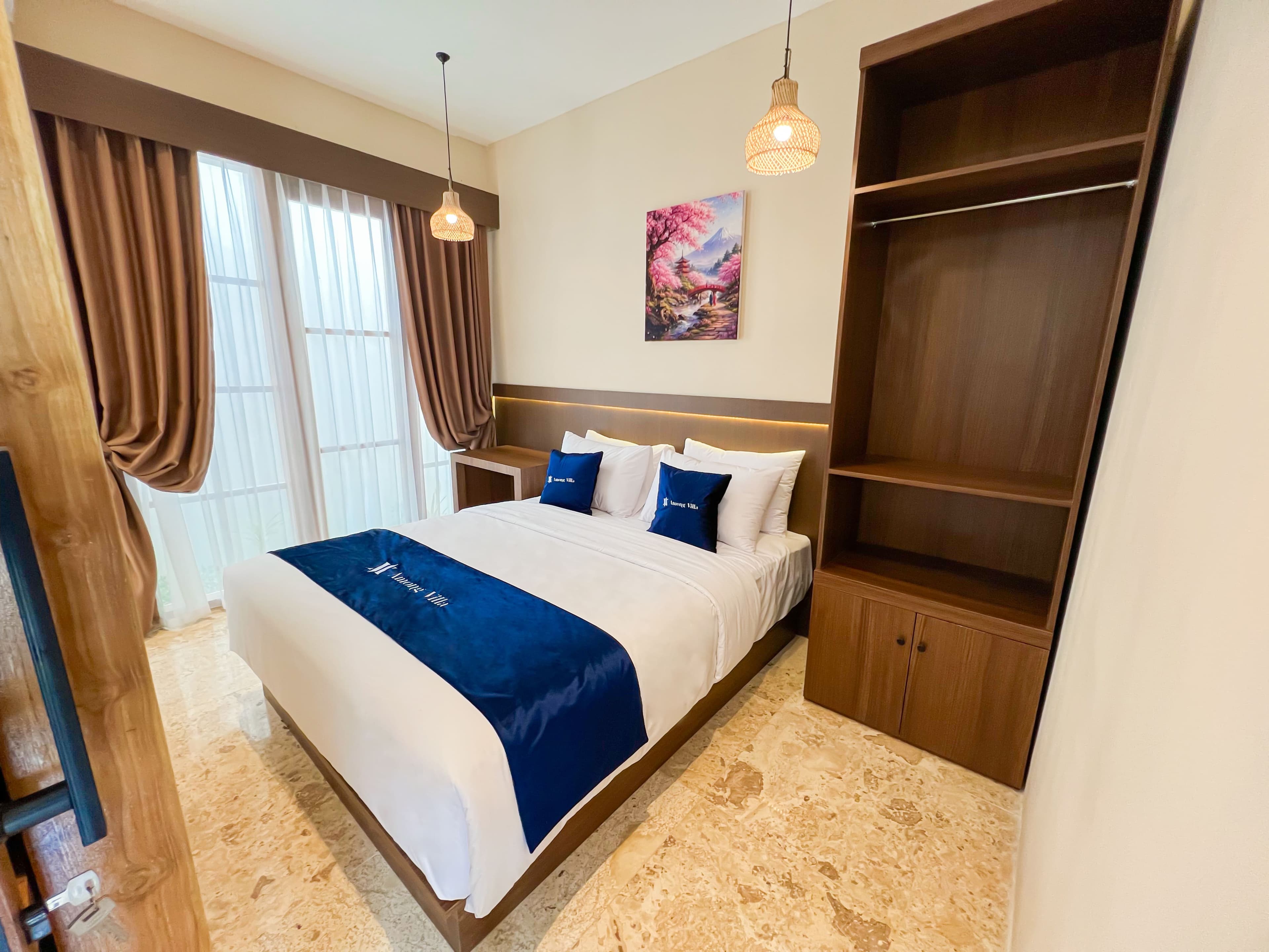 king deluxe room image 1