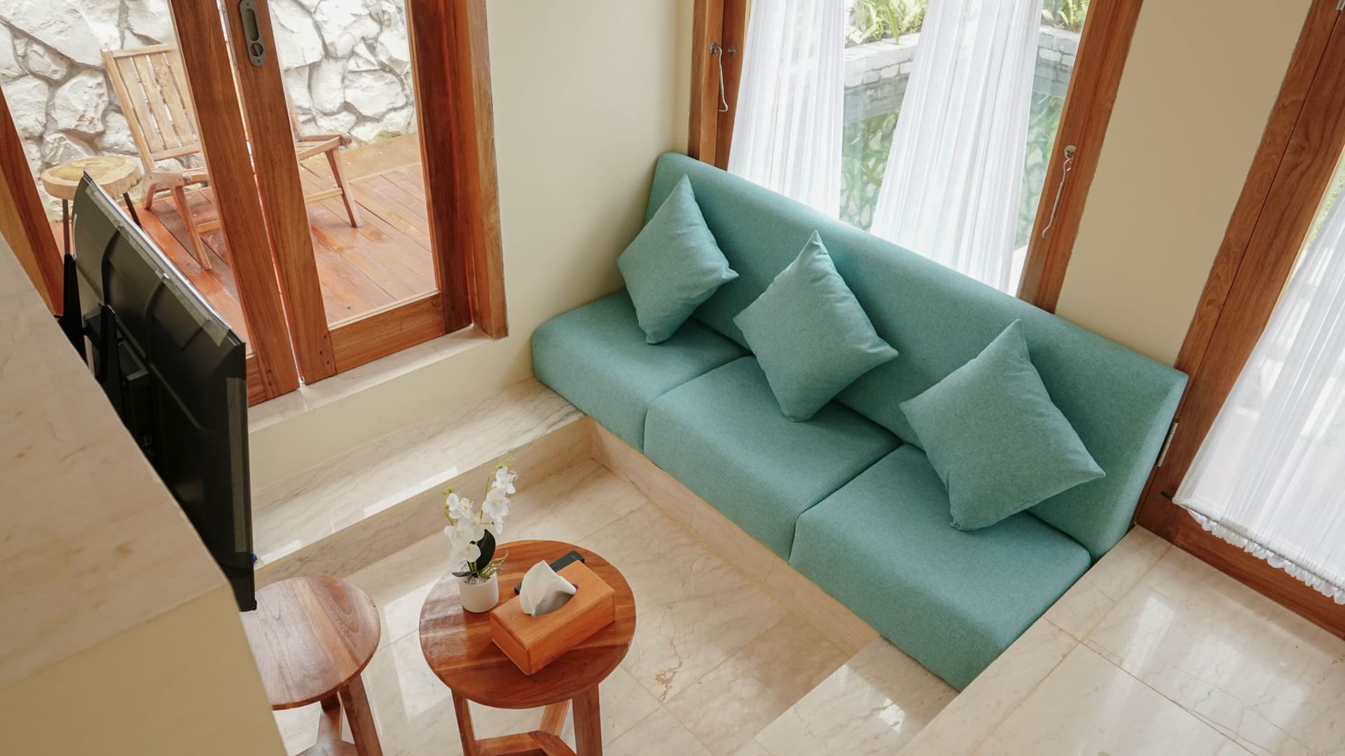 king suite room image 2