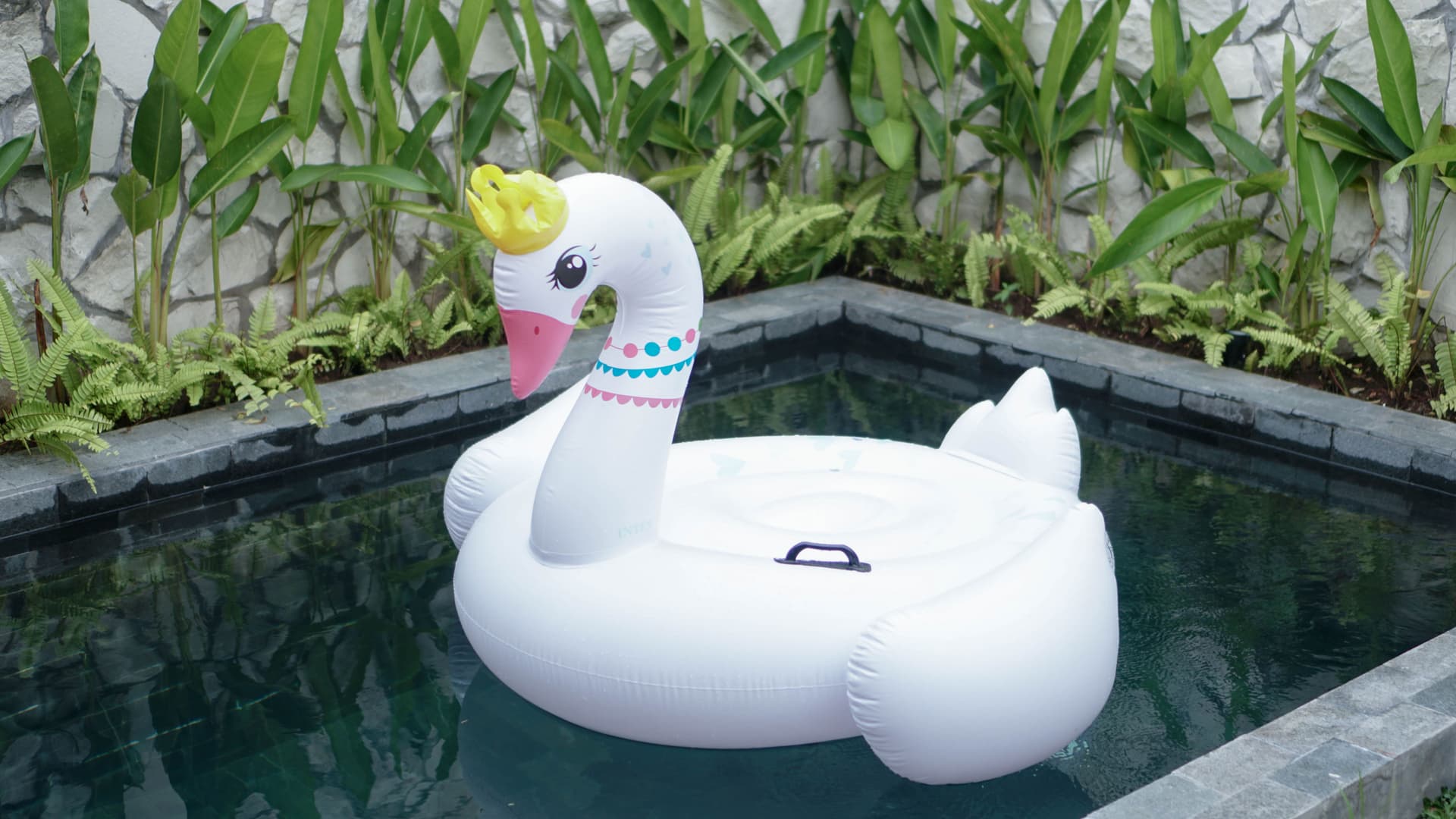 king suite room image 2