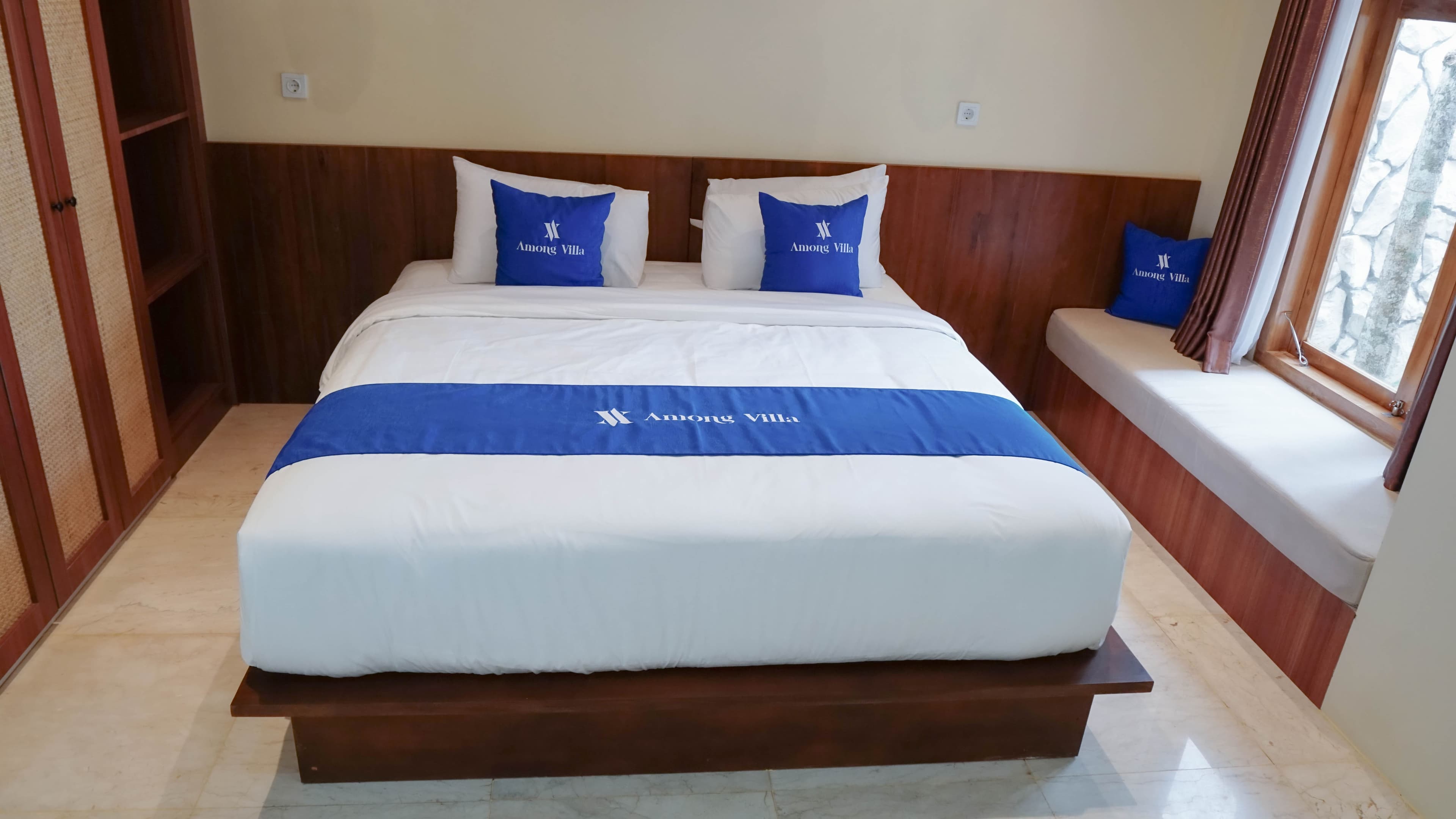 king suite room image 1